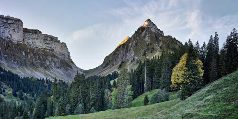 Landschaftsfotografie Sieben Hengste Sulzigraben Justistal Sichel Berner Oberland Alpen Berge Morgensonne Burst