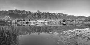 Landschaftsfotografie Uebeschisee Stockhorn Schweiz Spiegelung schwarz-weiss